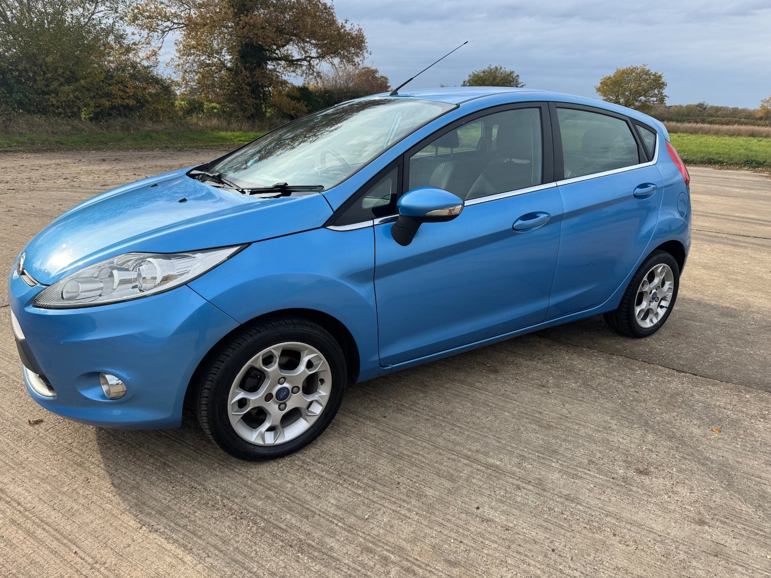 Used Ford Fiesta 2009 for sale - 76490861: Photo 2