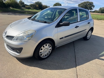 Used Renault Clio 2006 for sale - 76244776: Photo 2