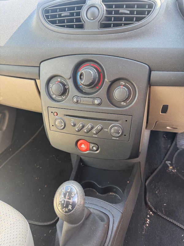 Used Renault Clio 2006 for sale - 76244776: Photo 7