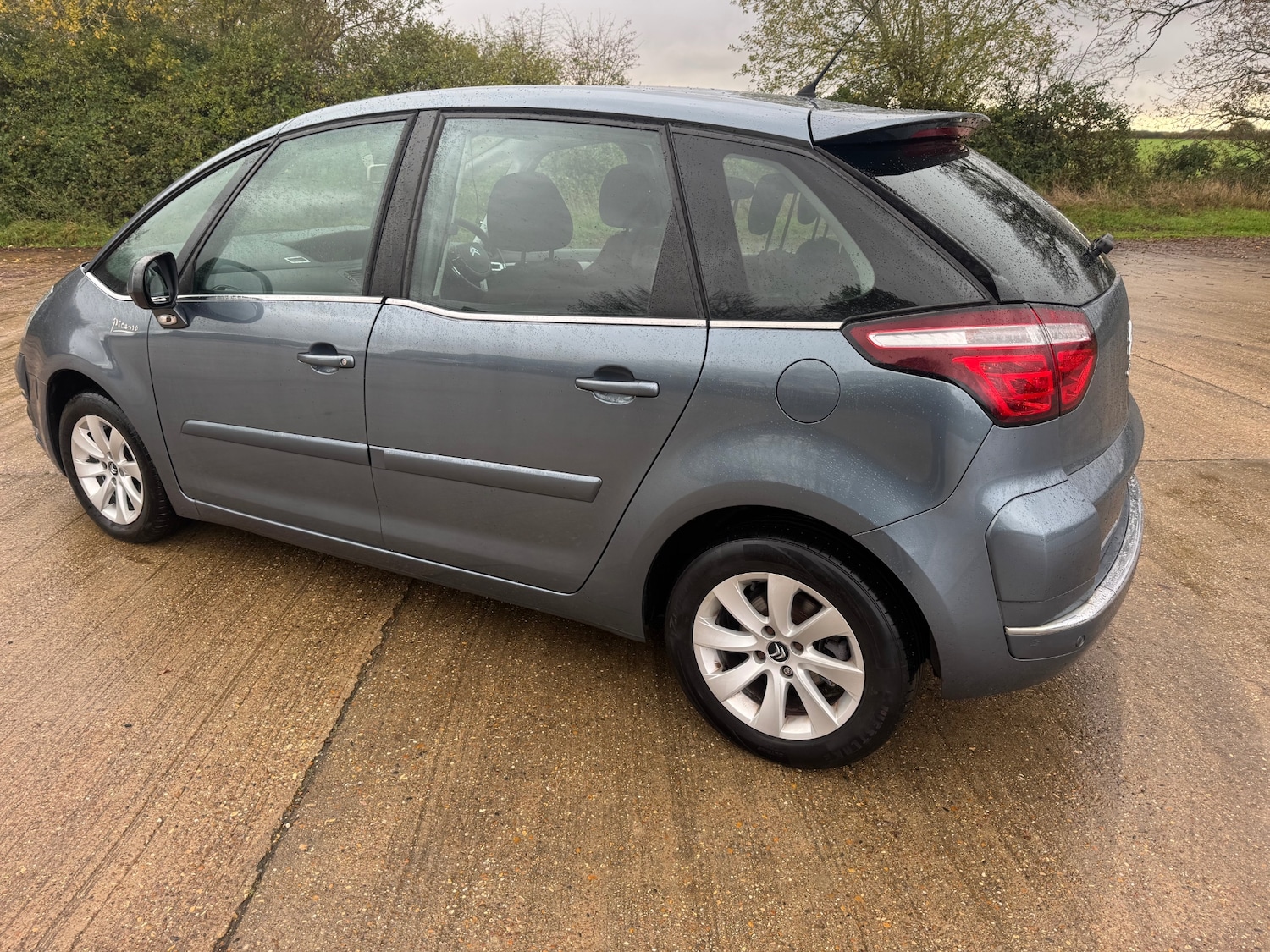 Used Citroen C4 Picasso 2012 for sale - 76682073: Photo 3