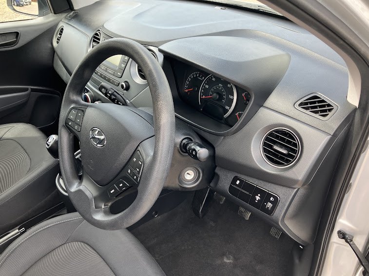 Used Hyundai i10 2017 for sale - 76791509: Photo 13
