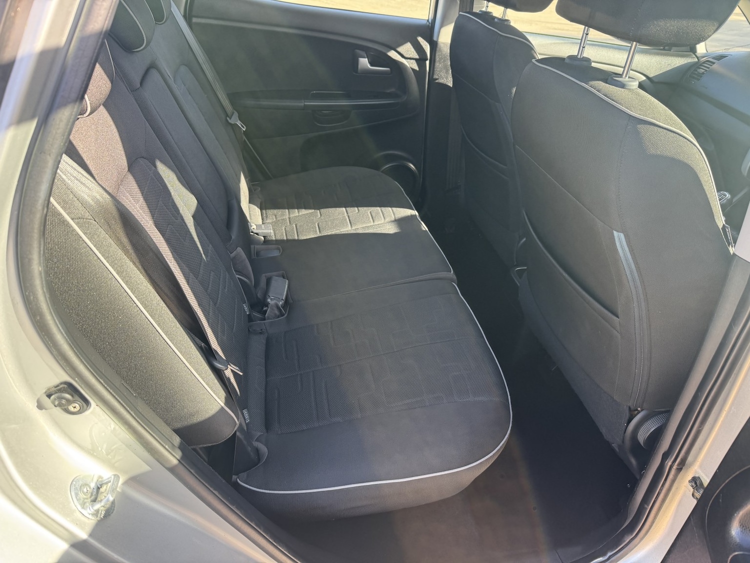 Used Kia Venga 2012 for sale - 76799229: Photo 6