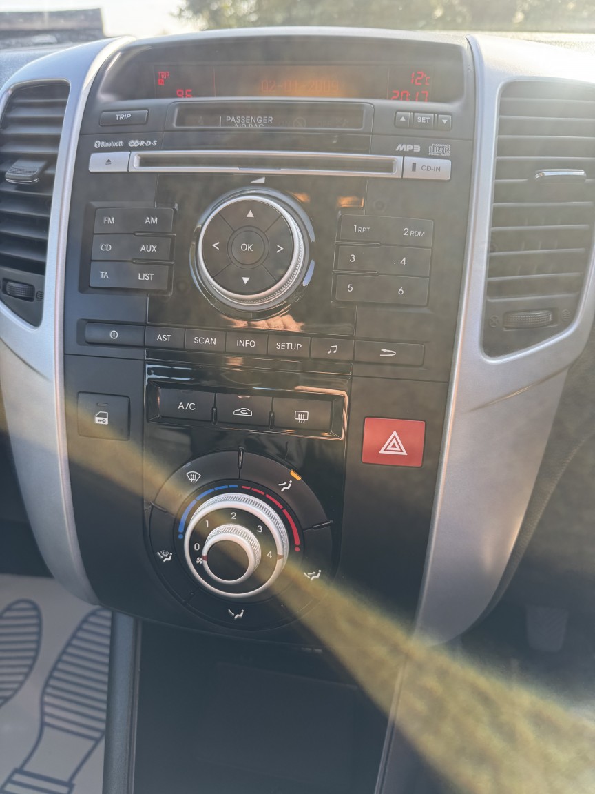 Used Kia Venga 2012 for sale - 76799229: Photo 9