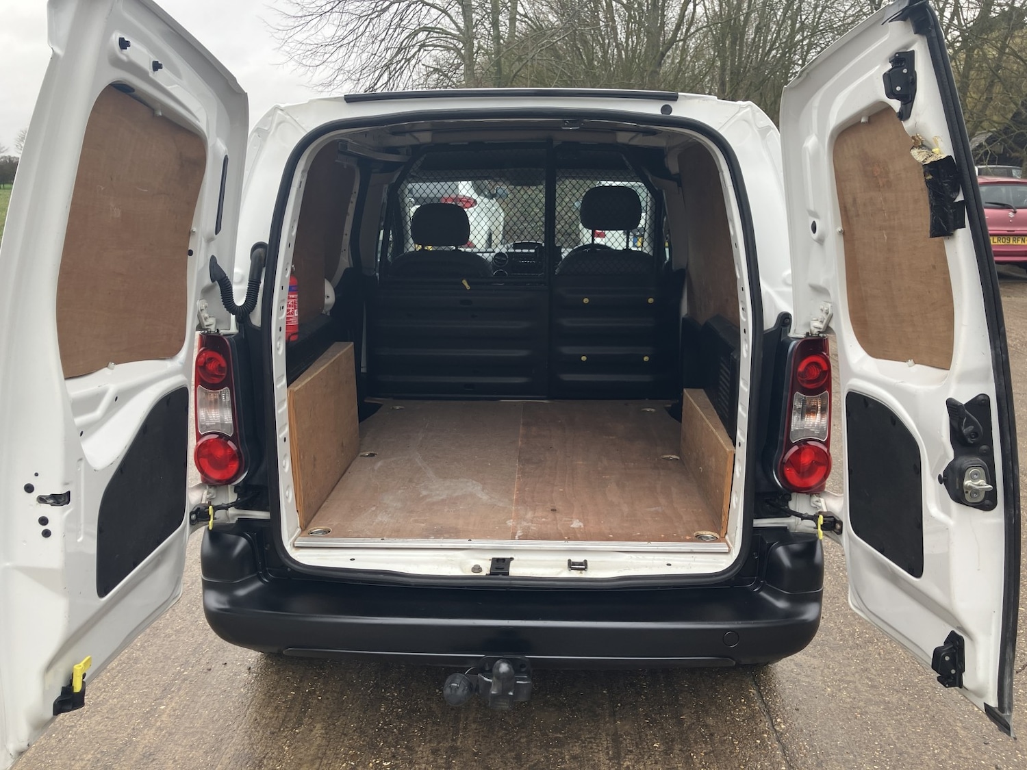 Used Peugeot Partner 2014 for sale - 77694260: Photo 12