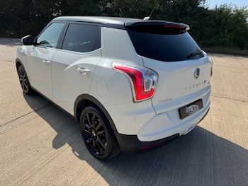 Used Ssangyong Tivoli 2015 for sale - 75354504: Photo