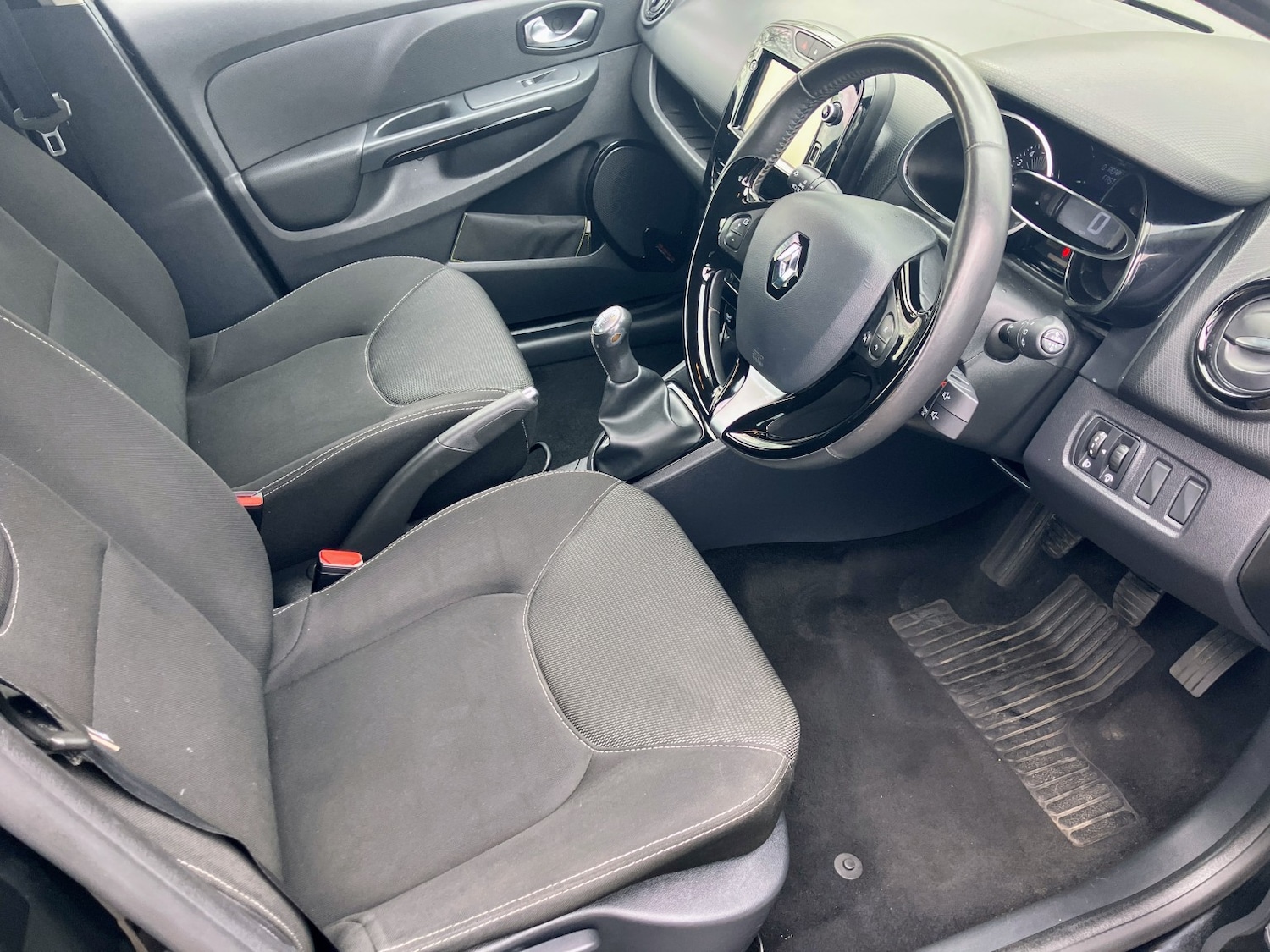 Used Renault Clio 2016 for sale - 77822297: Photo 11