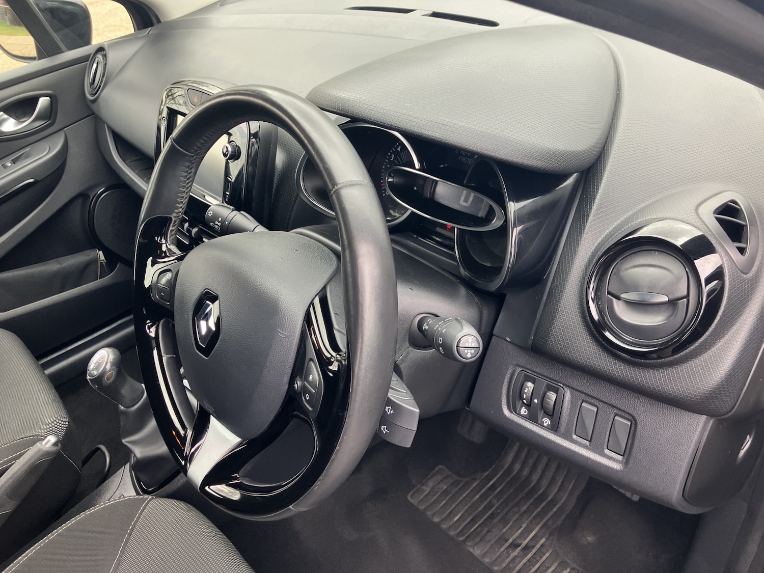 Used Renault Clio 2016 for sale - 77822297: Photo 26