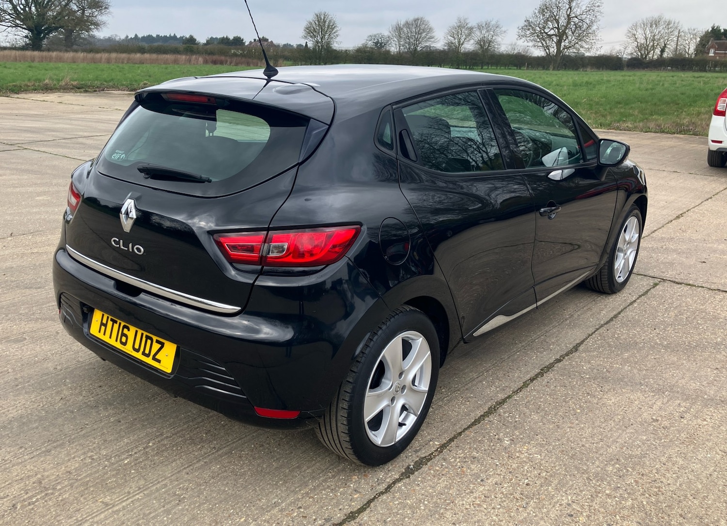 Used Renault Clio 2016 for sale - 77822297: Photo 8