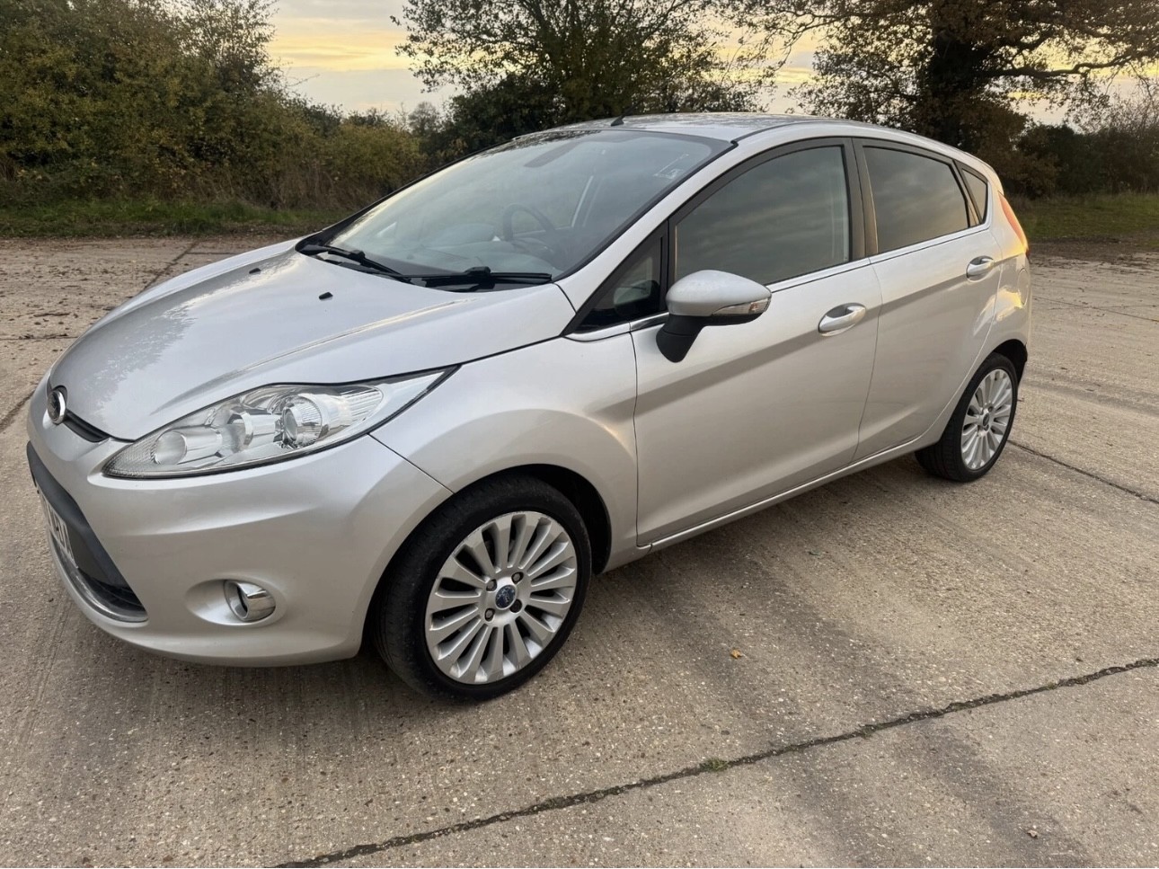 Used Ford Fiesta 2010 for sale - 77233751: Photo 2