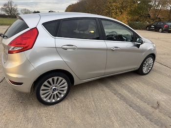 Used Ford Fiesta 2010 for sale - 77233751: Photo