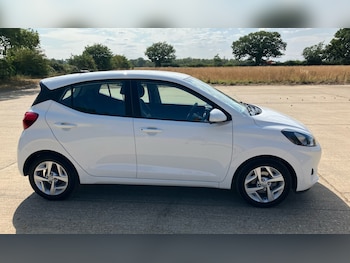 Used Hyundai i10 2021 for sale - 79352671: Photo