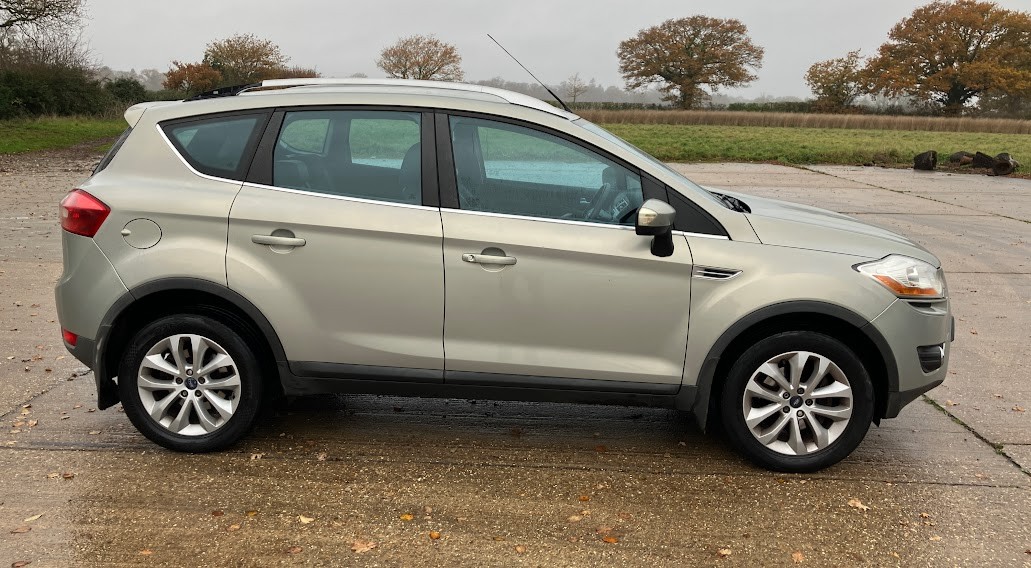 Used Ford Kuga 2010 for sale - 76821592: Photo 2