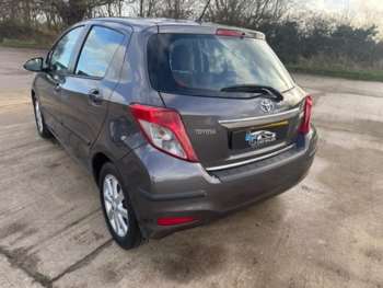 Used Toyota Yaris 2012 for sale - 74865076: Photo