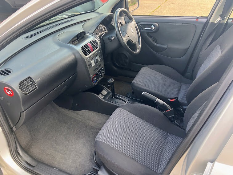 Used Vauxhall Corsa 2004 for sale - 77844980: Photo 9