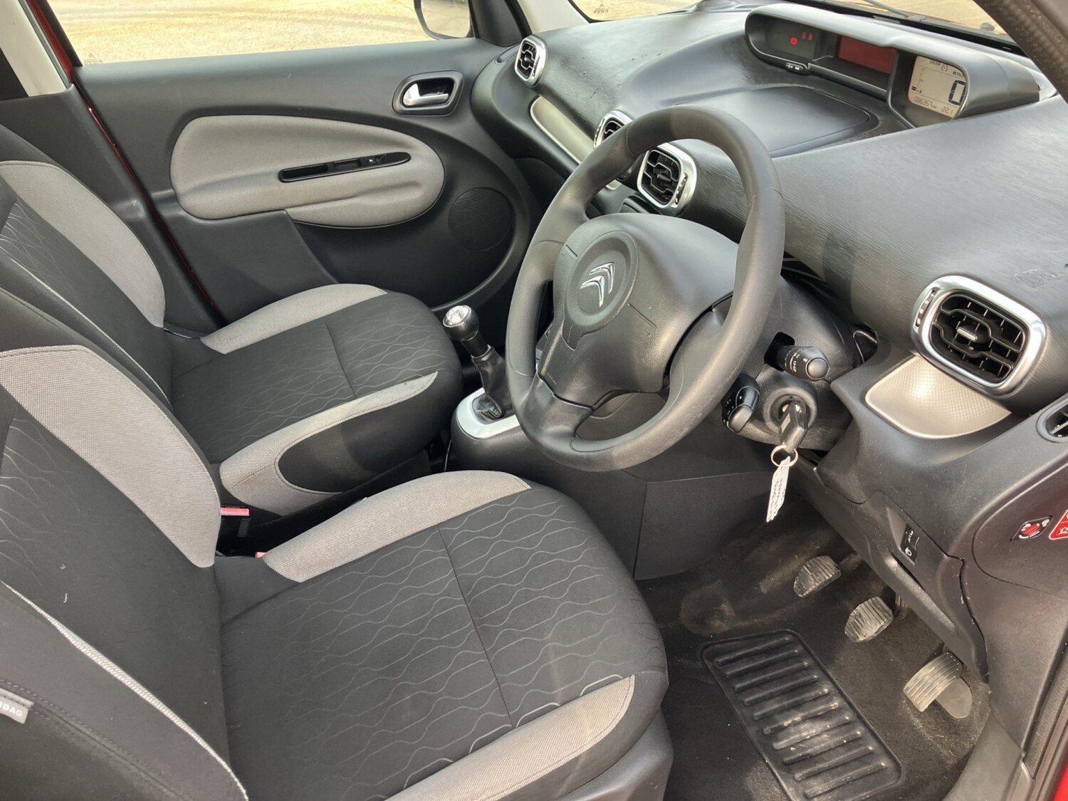 Used Citroen C3 Picasso 2013 for sale - 77622453: Photo 23