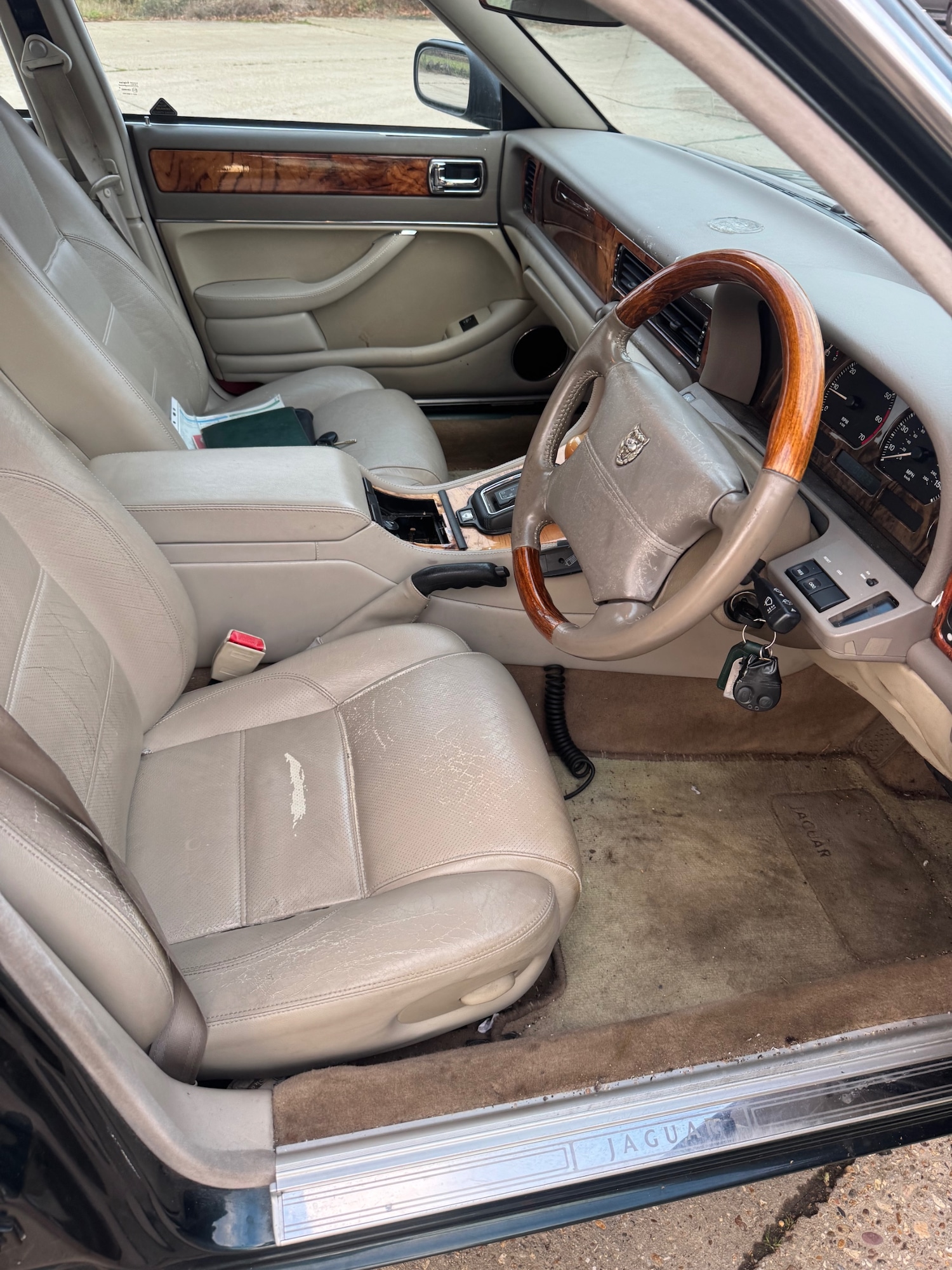 Used Jaguar XJ 1997 for sale - 76615703: Photo 4