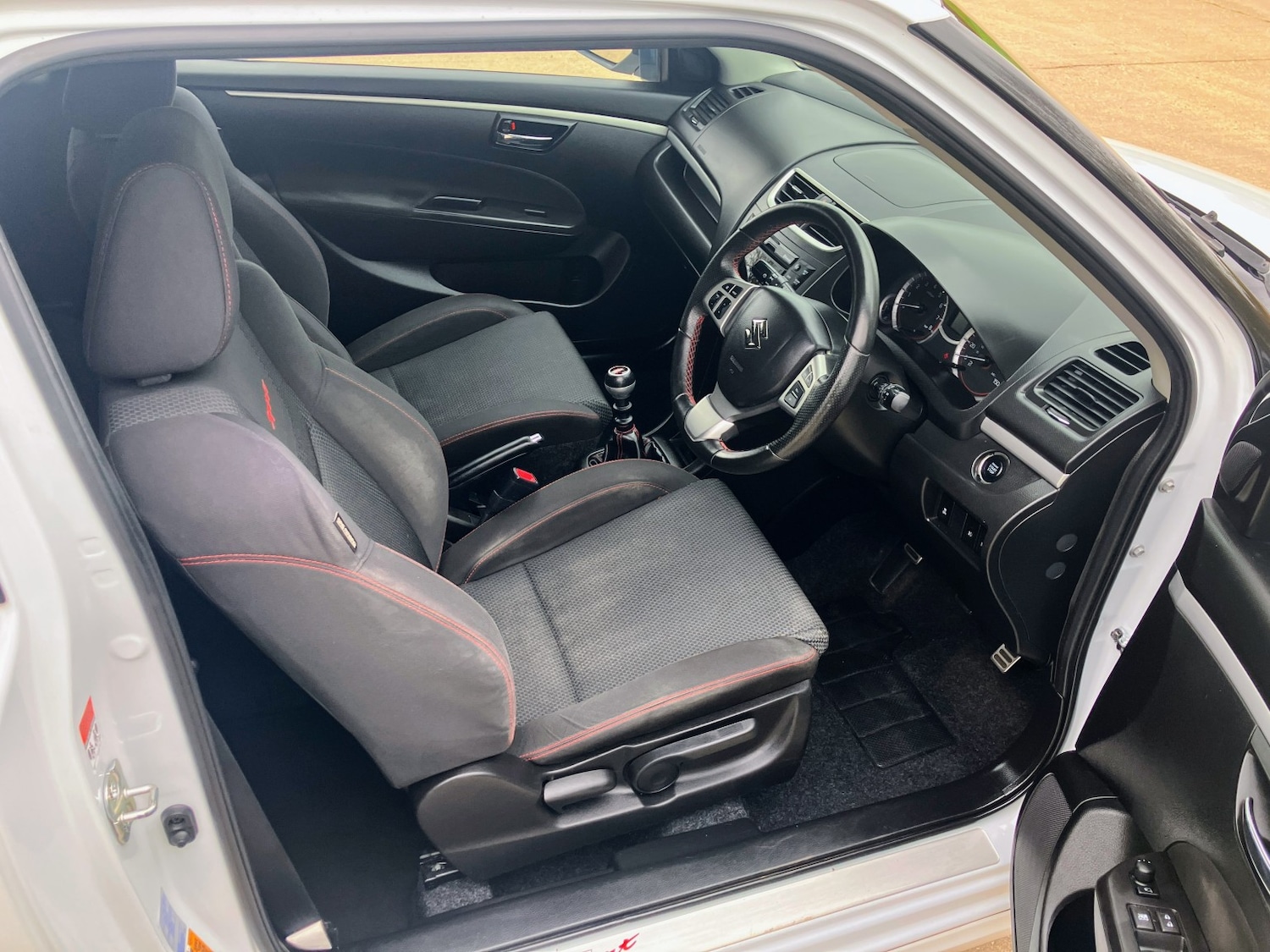 Used Suzuki Swift 2014 for sale - 77906517: Photo 20