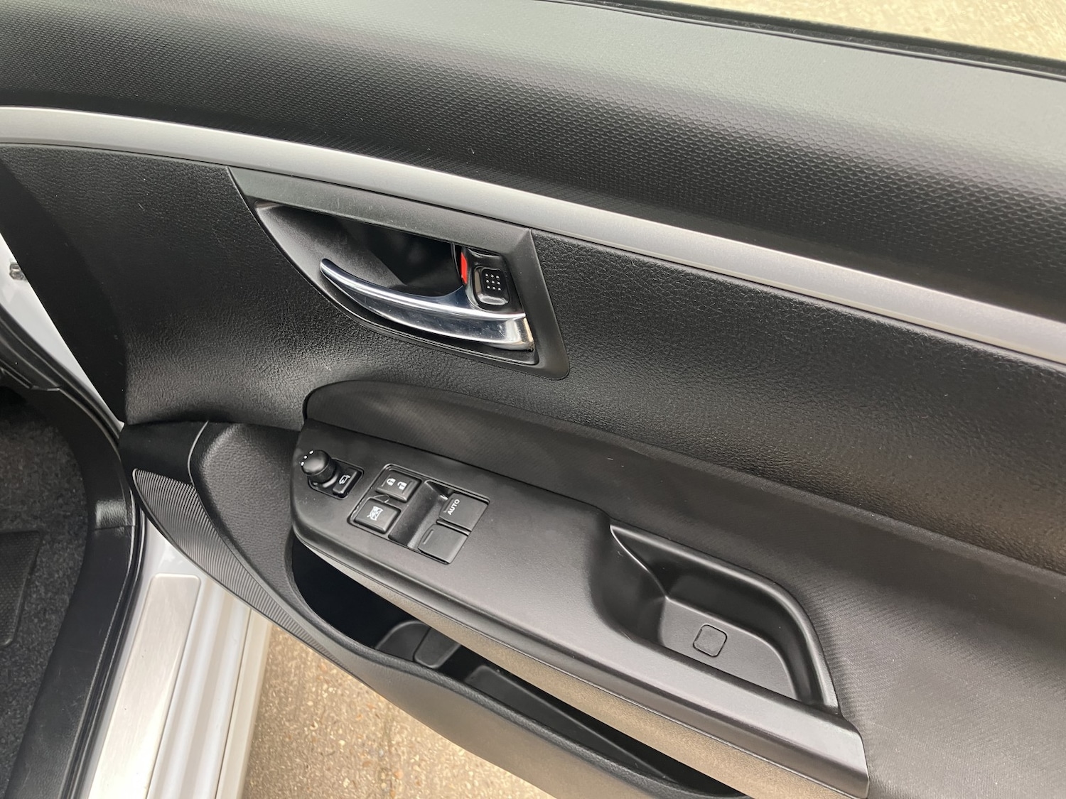 Used Suzuki Swift 2014 for sale - 77906517: Photo 27