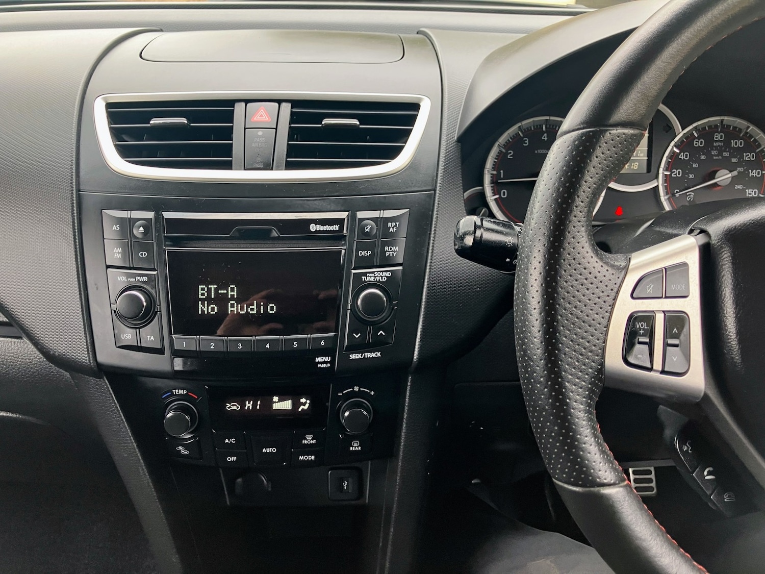 Used Suzuki Swift 2014 for sale - 77906517: Photo 29