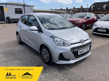 Used Hyundai i10 2017 for sale - 76777767: Photo