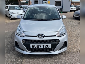 Used Hyundai i10 2017 for sale - 76777767: Photo