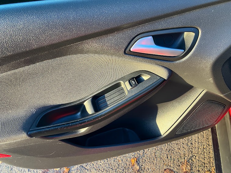 Used Ford Focus 2012 for sale - 76799235: Photo 19