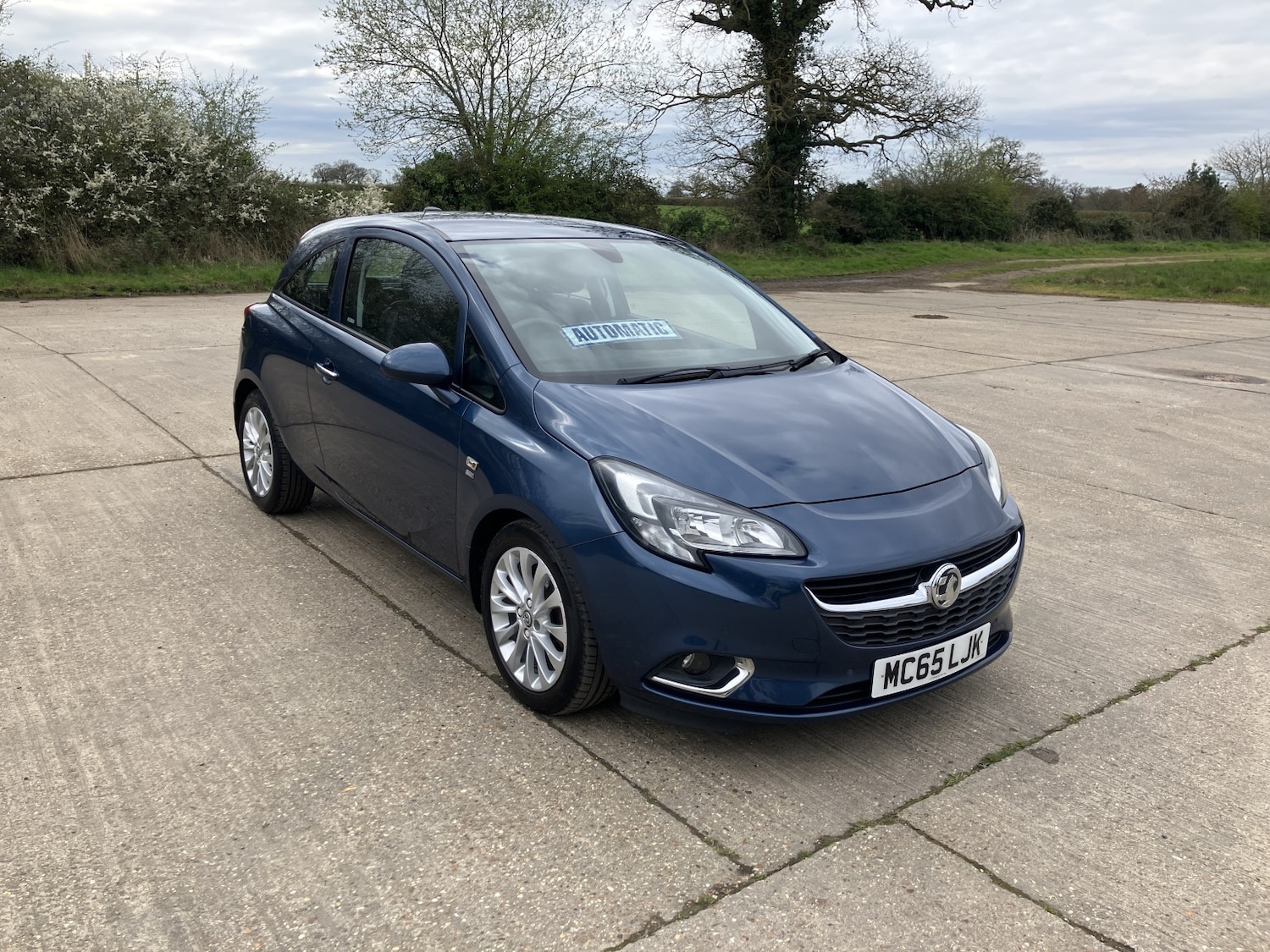Used Vauxhall Corsa 2015 for sale - 78098287: Photo 2