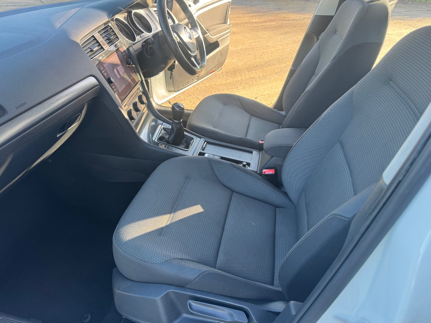 Used Volkswagen Golf 2018 for sale - 76706229: Photo 8