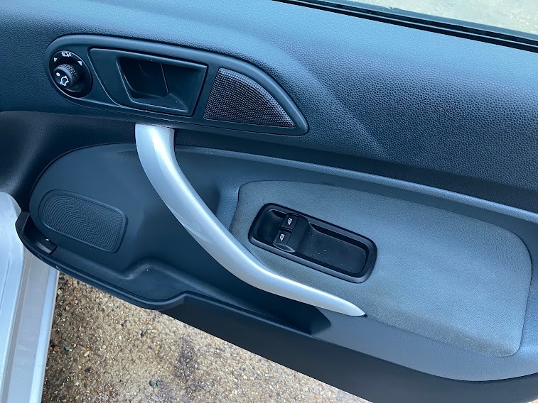 Used Ford Fiesta 2010 for sale - 77313931: Photo 13