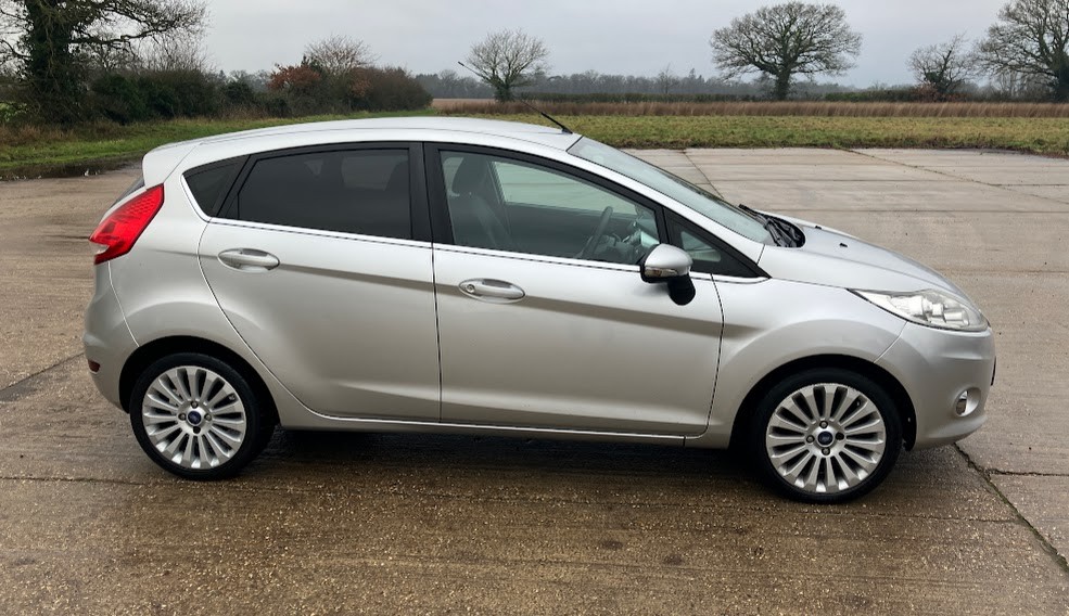 Used Ford Fiesta 2010 for sale - 77313931: Photo 2