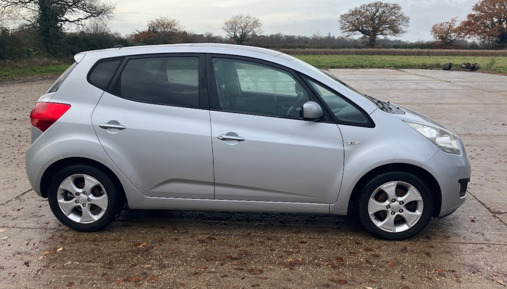 Used Kia Venga 2010 for sale - 76799220: Photo 2