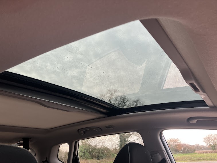 Used Kia Venga 2010 for sale - 76799220: Photo 22