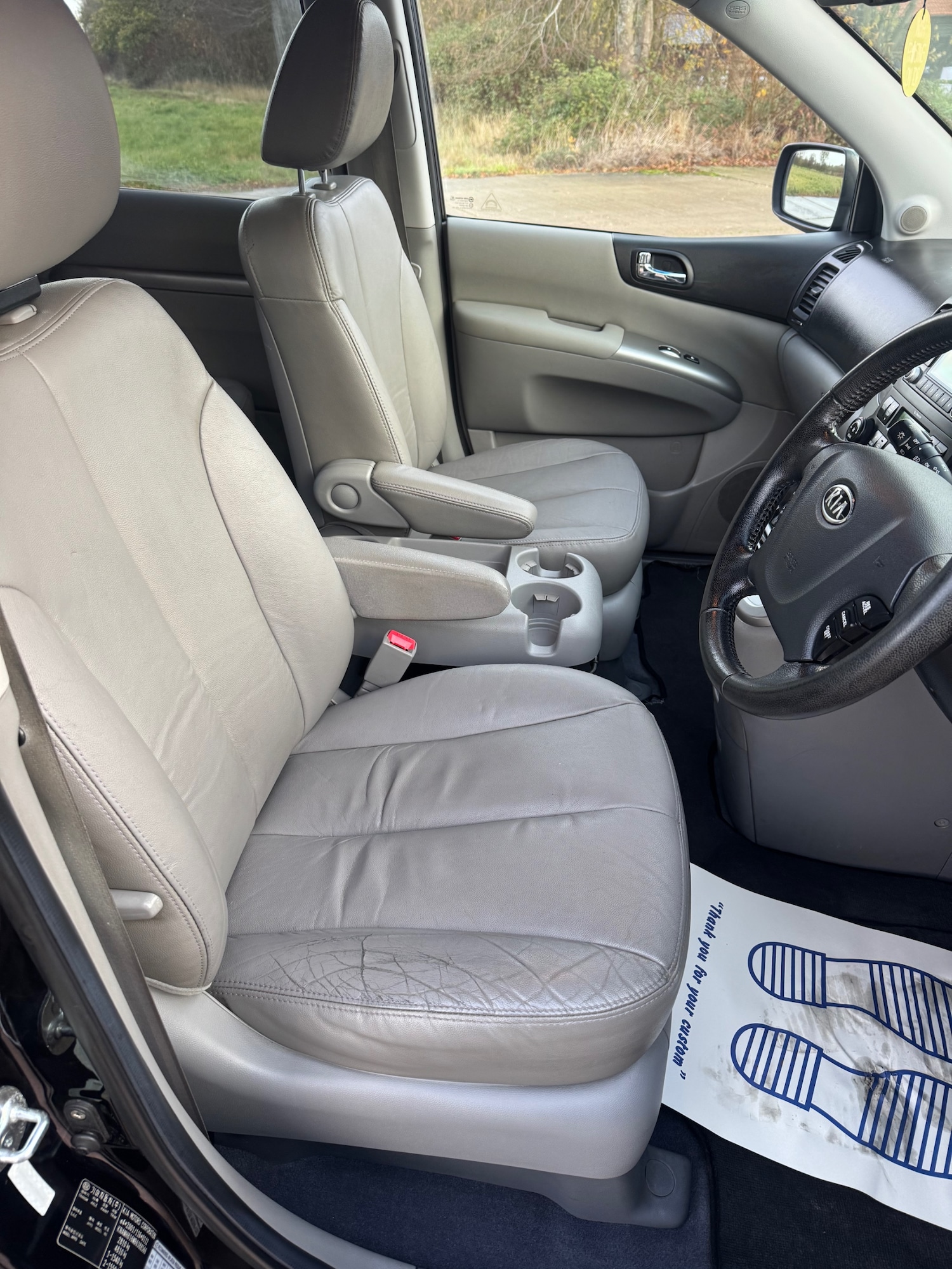 Used Kia Sedona 2010 for sale - 76734329: Photo 5