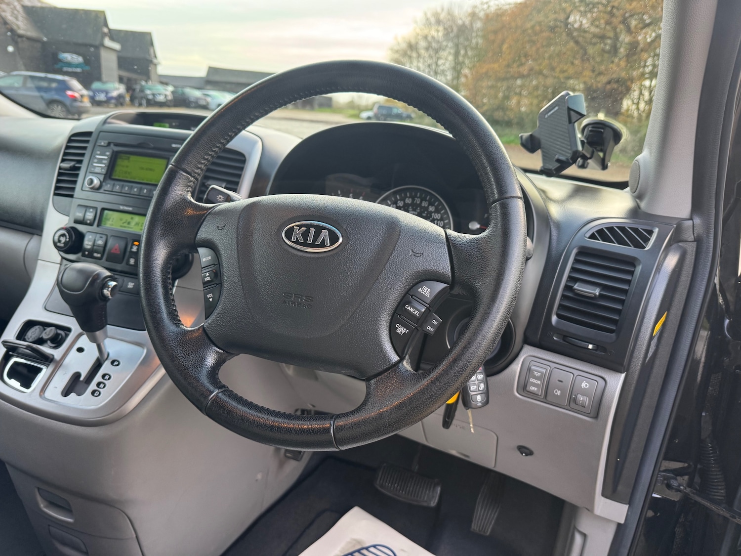 Used Kia Sedona 2010 for sale - 76734329: Photo 6