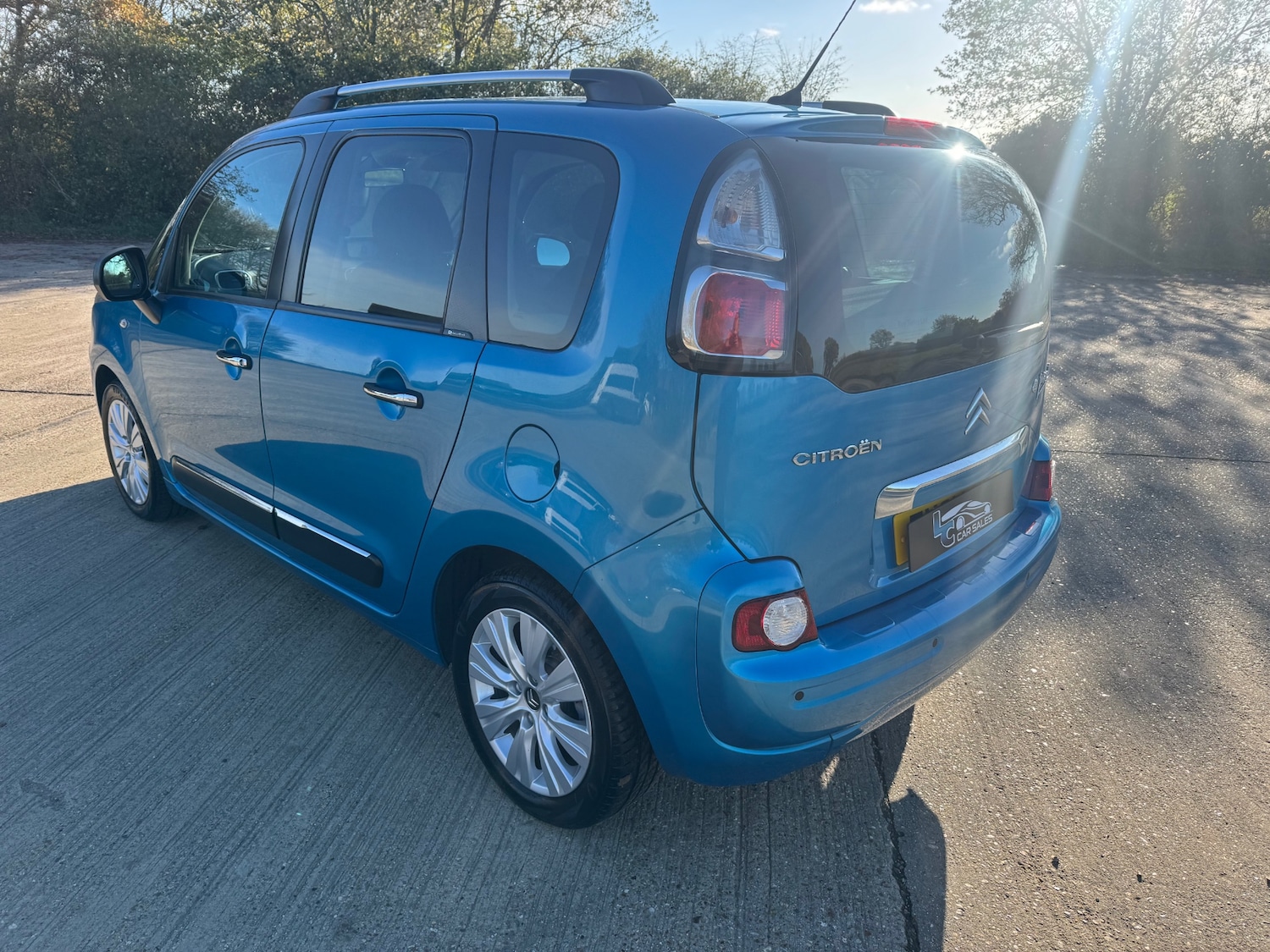 Used Citroen C3 Picasso 2011 for sale - 76638349: Photo 3