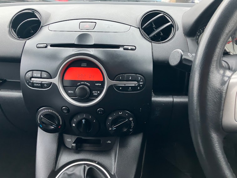 Used Mazda Mazda2 2010 for sale - 77038975: Photo 12