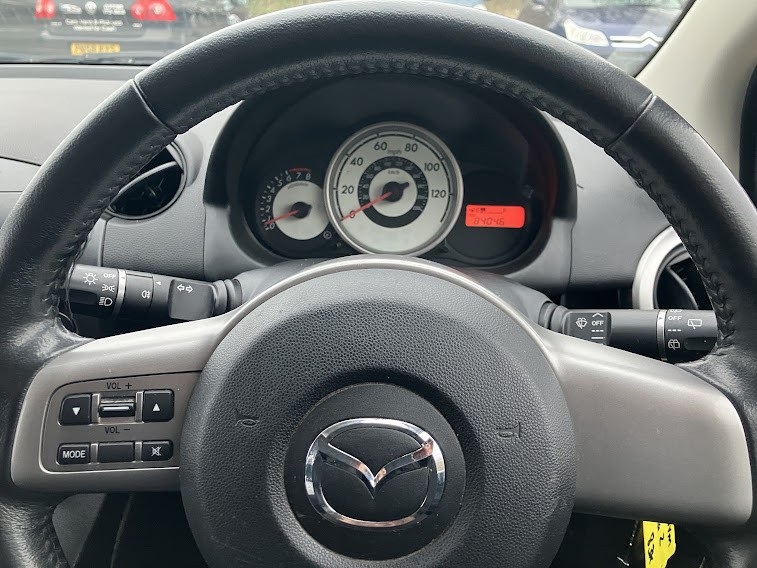 Used Mazda Mazda2 2010 for sale - 77038975: Photo 13