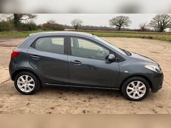 Used Mazda Mazda2 2010 for sale - 77038975: Photo