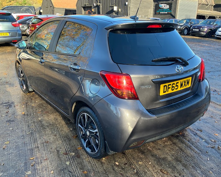 Used Toyota Yaris 2015 for sale - 76791512: Photo 3