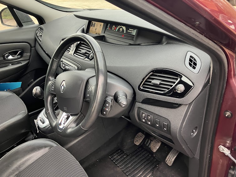 Used Renault Grand Scenic 2014 for sale - 76799236: Photo 16