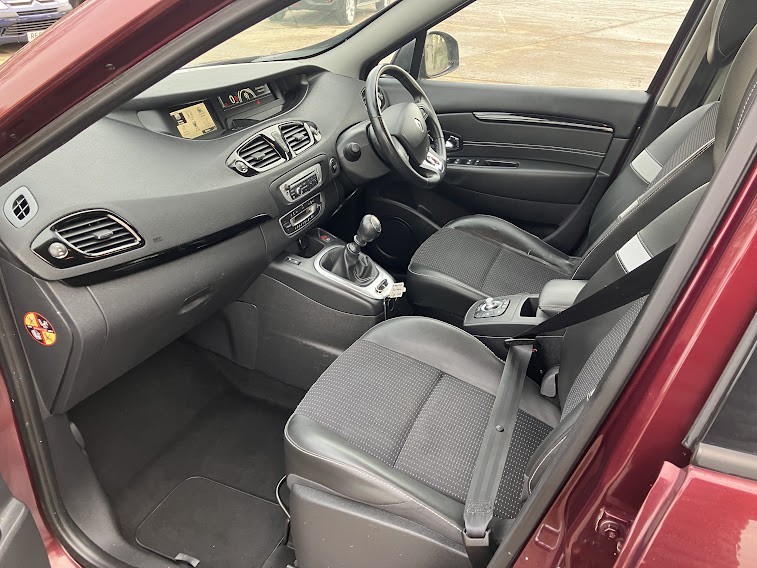 Used Renault Grand Scenic 2014 for sale - 76799236: Photo 20