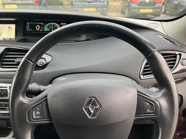 Used Renault Grand Scenic 2014 for sale - 76799236: Photo 23