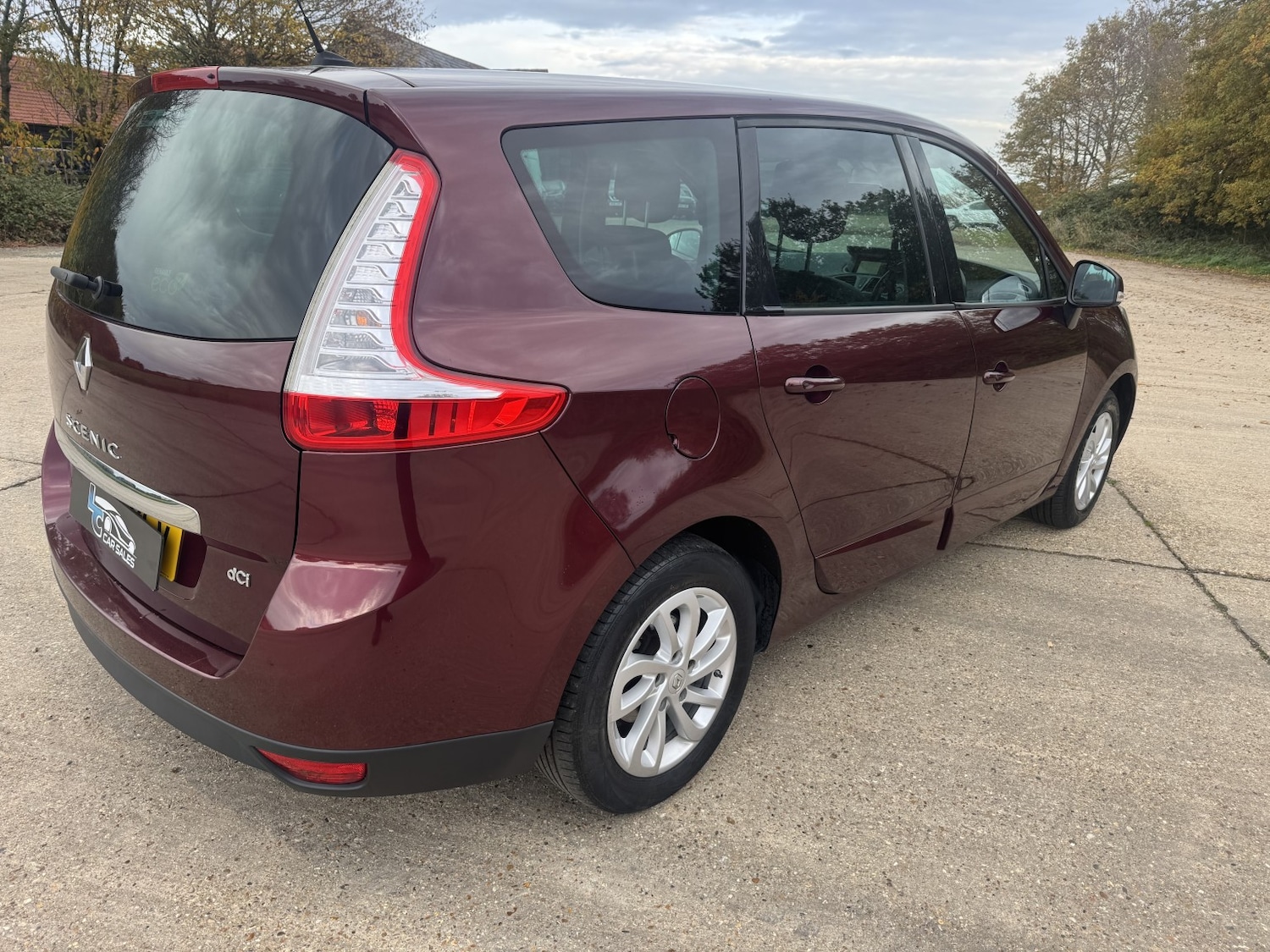 Used Renault Grand Scenic 2014 for sale - 76799236: Photo 4