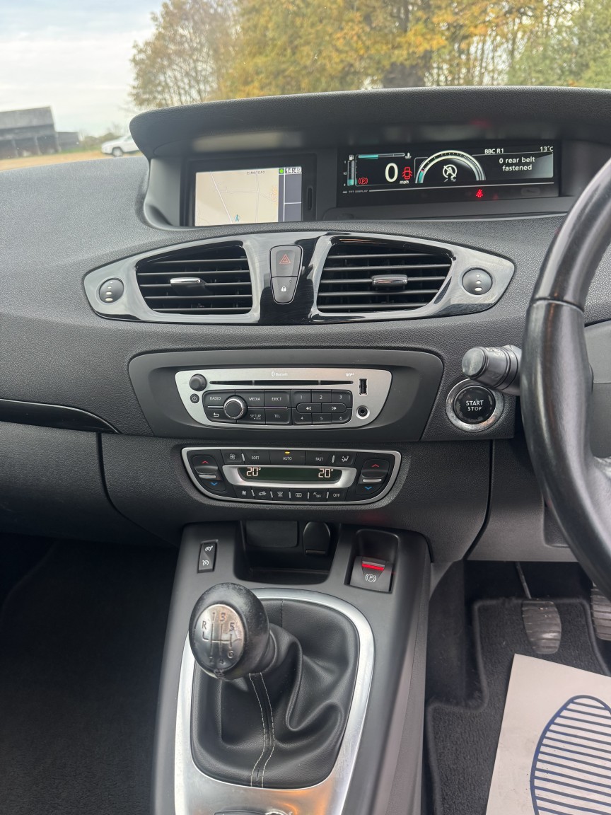 Used Renault Grand Scenic 2014 for sale - 76799236: Photo 9