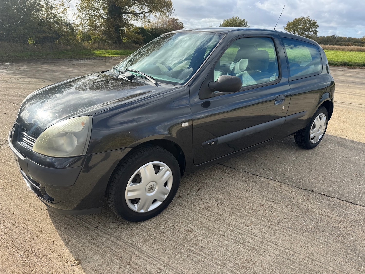 Used Renault Clio 2005 for sale - 76436602: Photo 2