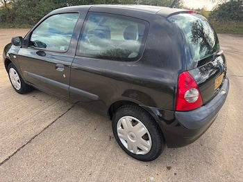 Used Renault Clio 2005 for sale - 76436602: Photo