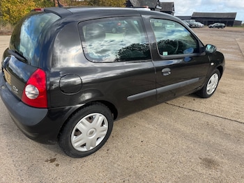 Used Renault Clio 2005 for sale - 76436602: Photo
