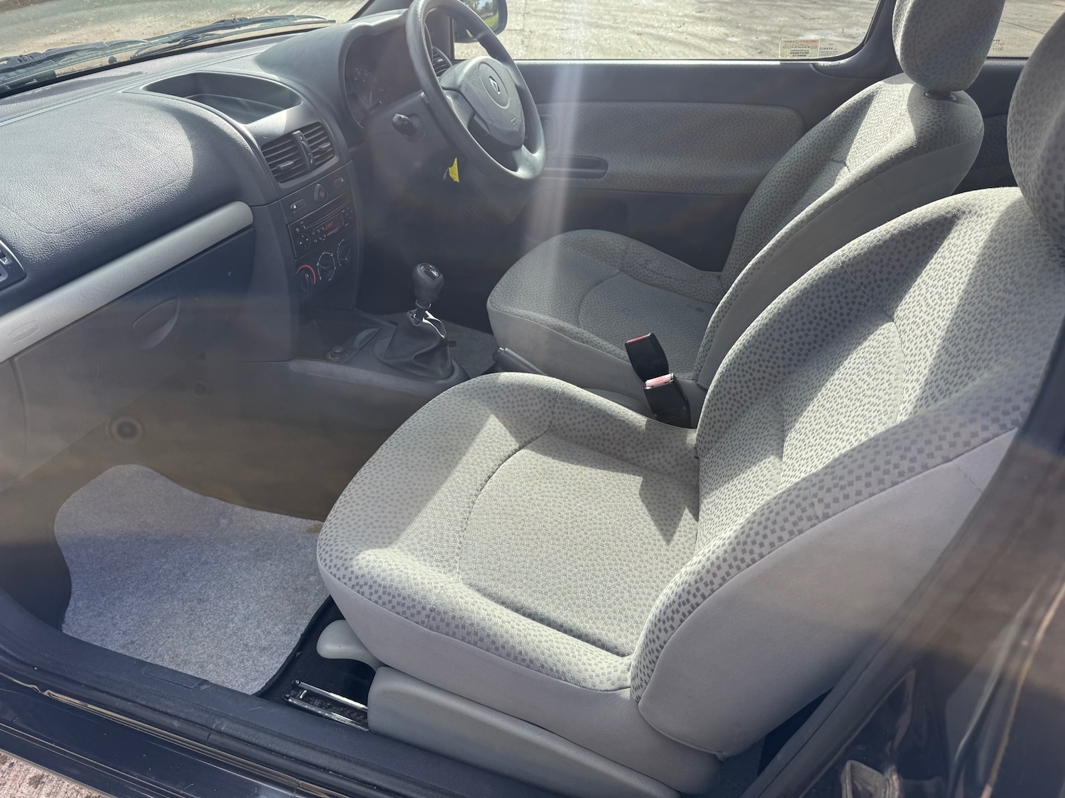 Used Renault Clio 2005 for sale - 76436602: Photo 6