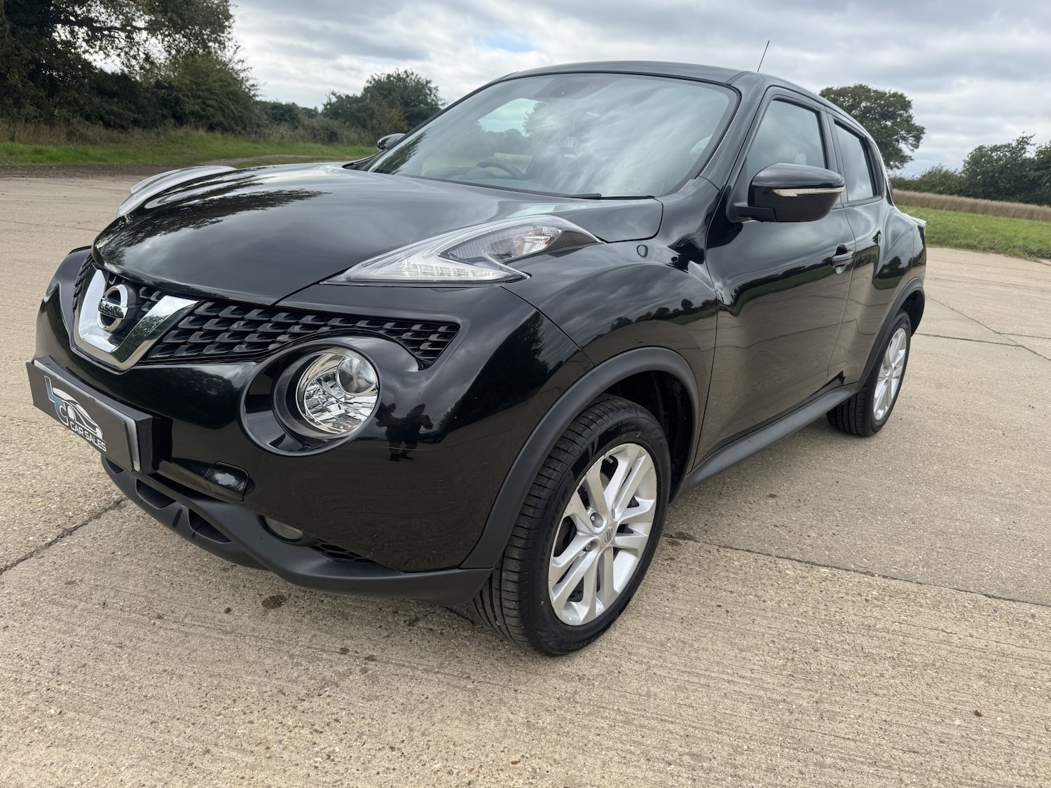 Used Nissan Juke 2017 for sale - 76799239: Photo 2