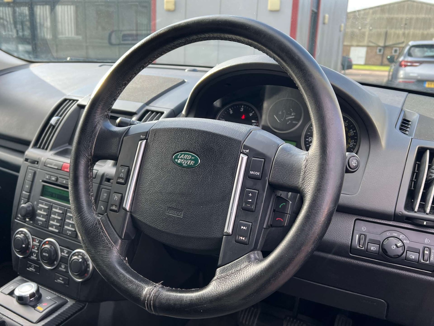 Used Land Rover Freelander 2 2011 for sale - 76595820: Photo 28